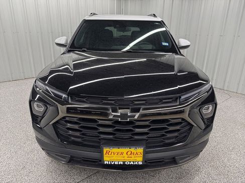 Used 2024 Chevrolet TrailBlazer ACTIV w/ Driver Confidence Package AWD/4WD image 2