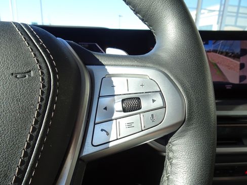 Used 2023 BMW X7 xDrive40i w/ Premium Package image 20