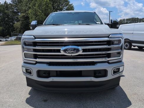 New 2026 Ford F250 Platinum w/ Platinum Plus Package AWD/4WD image 8