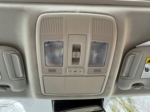 Used 2018 MAZDA MAZDA3 Touring image 23