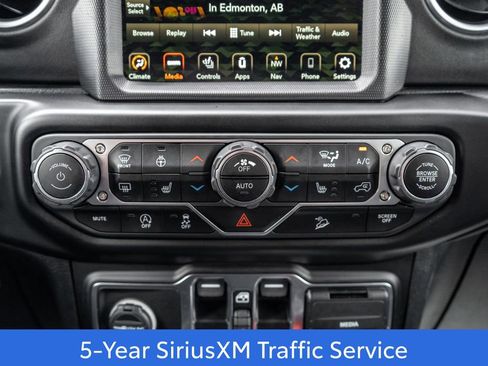Used 2020 Jeep Wrangler Unlimited Sahara AWD/4WD image 28