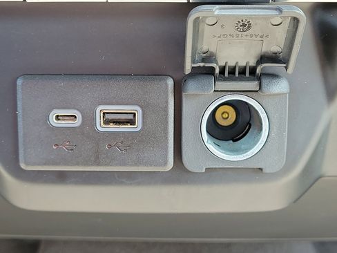 Used 2020 Chevrolet Silverado 1500 LT w/ Convenience Package image 27