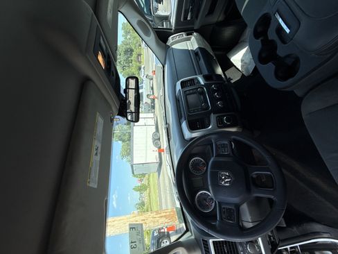 Used 2016 RAM 1500 Classic SLT RWD image 4