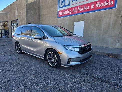 Used 2023 Honda Odyssey Elite image 6