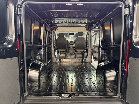 Used 2023 RAM ProMaster 2500 FWD image 36