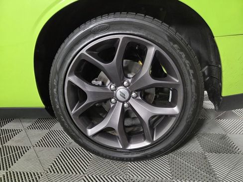 Certified 2019 Dodge Challenger R/T image 25