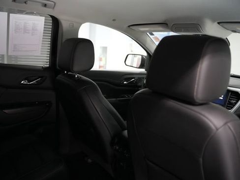 Used 2020 GMC Acadia SLT w/ Driver Alert Package II image 20