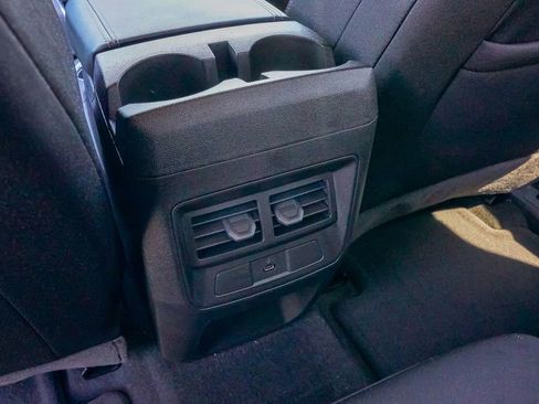 Used 2025 GMC Canyon Elevation image 18