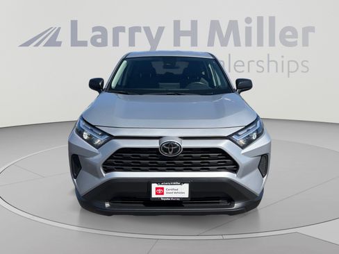 Used 2025 Toyota RAV4 LE AWD/4WD image 8
