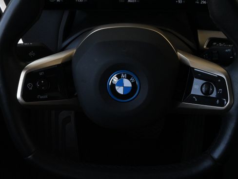 Used 2024 BMW iX xDrive50 w/ Premium Package AWD/4WD image 31