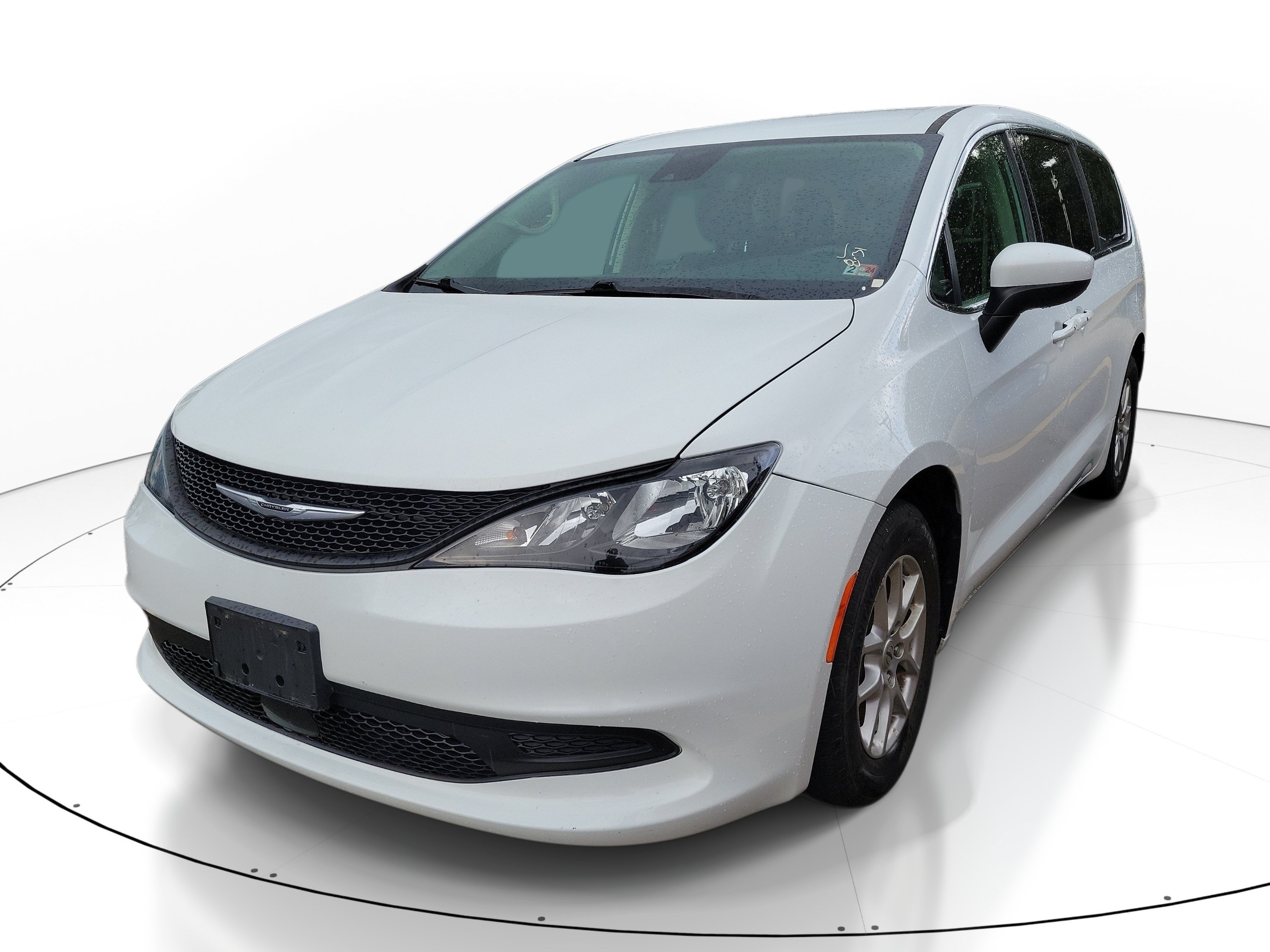 Used 2023 Chrysler Voyager LX FWD image 3