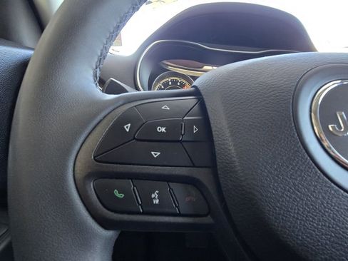 Used 2022 Jeep Cherokee Trailhawk w/ Premium Leather Package image 17