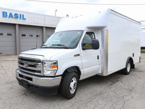 New 2027 Ford E-350 and Econoline 350 Super Duty w/ Power Equipment Group RWD image 4