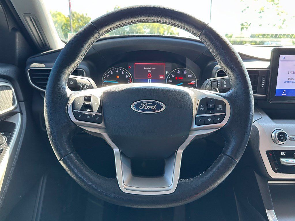 Used 2020 Ford Explorer XLT w/ Equipment Group 202A AWD/4WD image 9