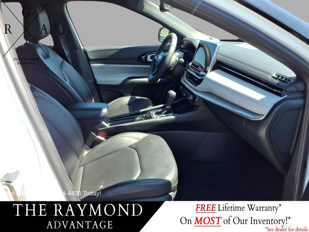 Used 2026 Jeep Compass Limited AWD/4WD image 9
