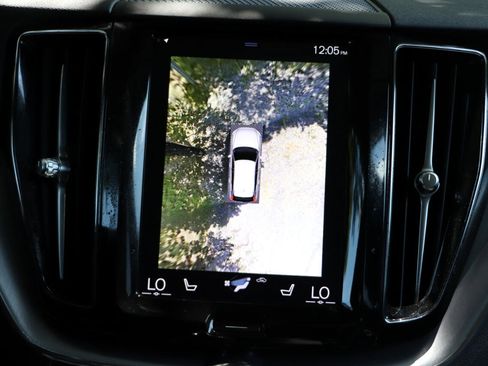 Used 2020 Volvo XC60 T6 Momentum w/ Protection Package image 25