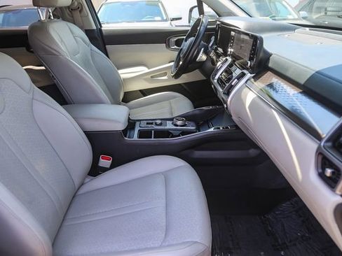 Used 2022 Kia Sorento S FWD image 18