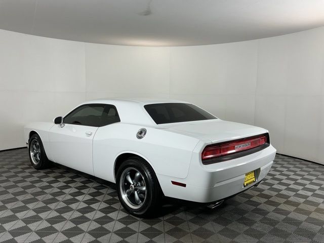 Used 2013 Dodge Challenger SXT RWD image 7