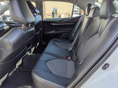 Used 2022 Toyota Camry SE w/ Carpet Mat Package (TMS) image 12