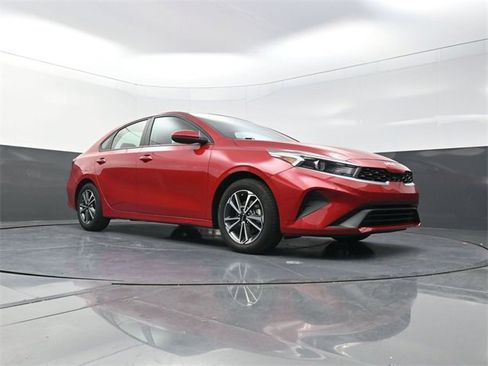 Used 2024 Kia Forte LXS image 27