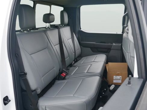 New 2025 Ford F250 XL w/ XL Chrome Package image 24