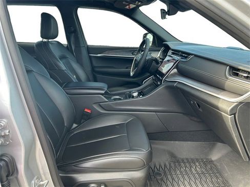 Used 2025 Jeep Grand Cherokee Limited 4xe image 10