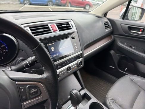 Used 2017 Subaru Outback 2.5i Limited image 7