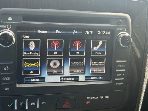 Used 2017 Chevrolet Traverse LT w/ Style and Technology Package image 16