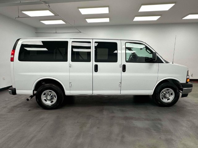 Used 2018 Chevrolet Express 2500 LT w/ LT Preferred Equipment Group RWD image 7