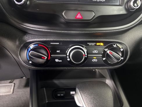 Used 2025 Kia Soul S image 16