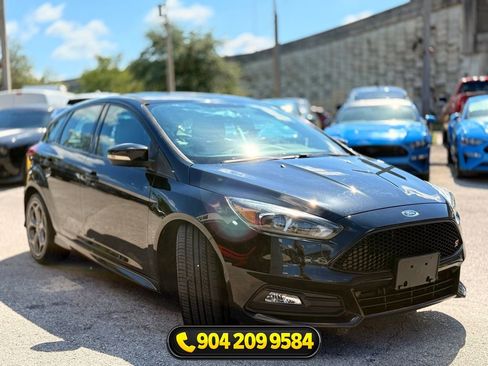 Used 2018 Ford Focus ST w/ Equipment Group 401A FWD image 8
