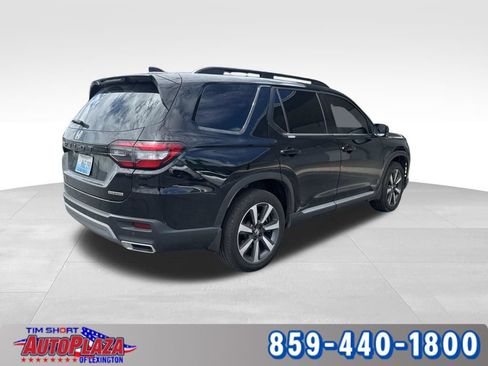 Used 2025 Honda Pilot Touring image 5