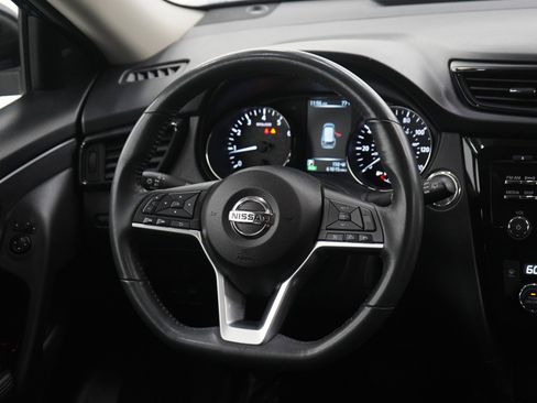 Used 2017 Nissan Rogue SV AWD/4WD image 14