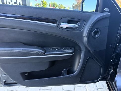 Used 2019 Chrysler 300 S AWD/4WD image 18