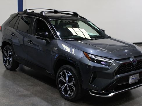 Used 2022 Toyota RAV4 XSE AWD/4WD image 4