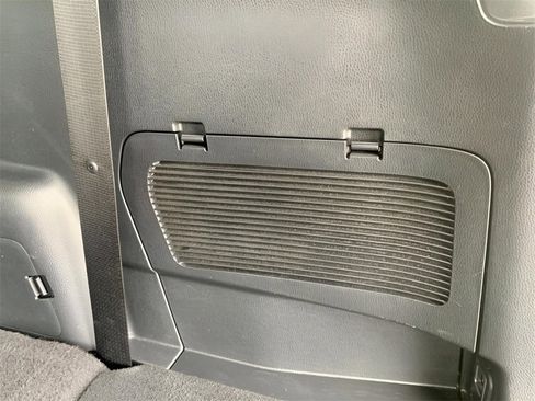 Used 2024 Toyota Highlander XLE image 25