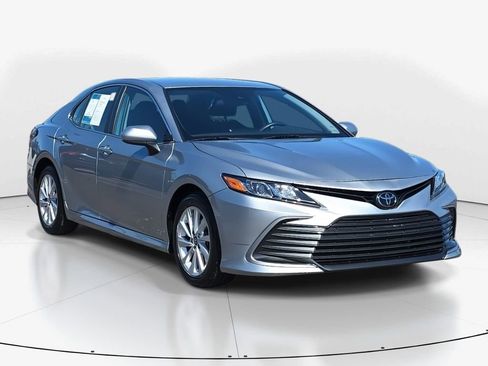 Used 2024 Toyota Camry LE FWD image 3