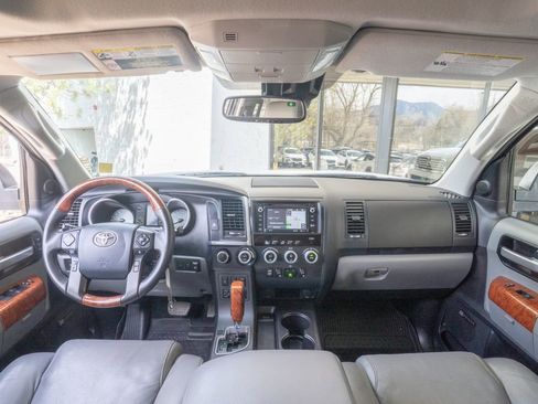 Used 2018 Toyota Sequoia Platinum image 15