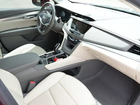 Used 2021 Cadillac XT5 Premium Luxury FWD image 18