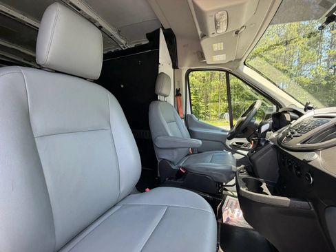 Used 2019 Ford Transit 150 148 Medium Roof RWD image 19