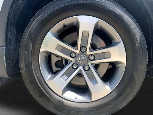 Used 2025 Honda Pilot EX-L image 11