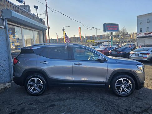 Used 2020 GMC Terrain SLT image 4