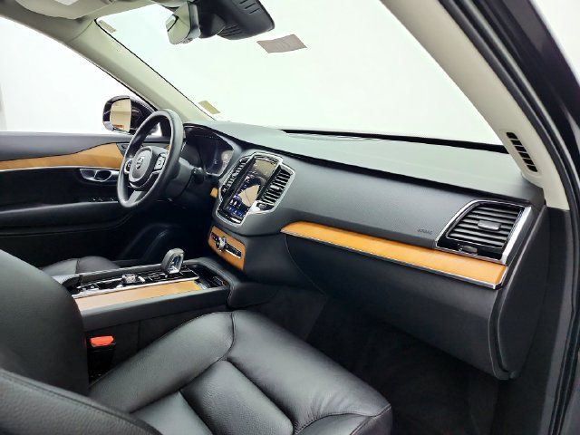 Used 2023 Volvo XC90 B6 Plus w/ Protection Package AWD/4WD image 17