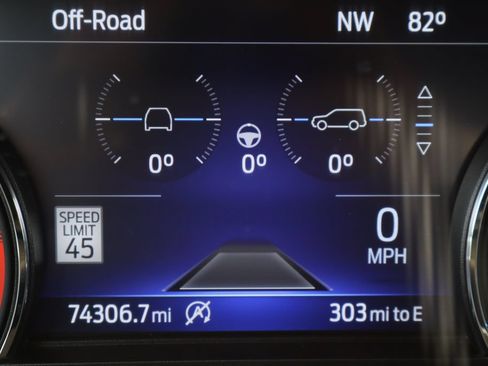 Used 2021 Ford Explorer XLT w/ Equipment Group 202A AWD/4WD image 14