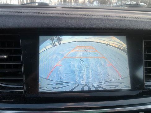 Used 2018 Buick Regal Essence w/ Sights and Sounds Package image 17