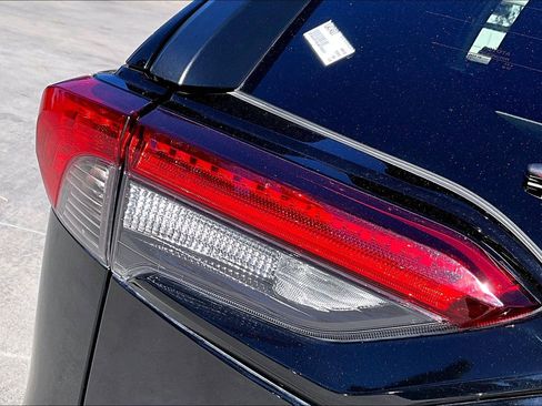 Used 2020 Toyota RAV4 XLE image 30