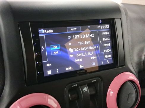 Used 2017 Jeep Wrangler Sahara w/ Connectivity Group image 20