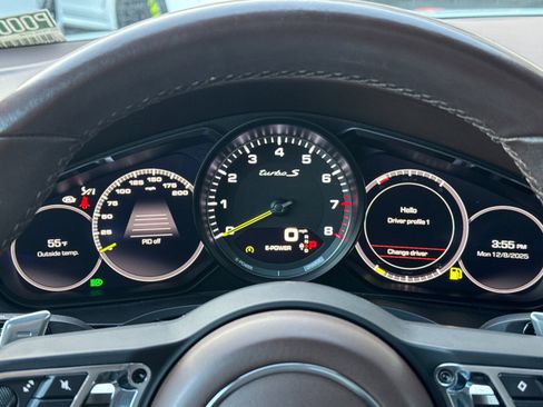 Used 2021 Porsche Cayenne Turbo S image 25