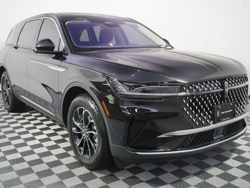 Used 2026 Lincoln Nautilus Premier w/ Equipment Group 102A AWD/4WD image 9