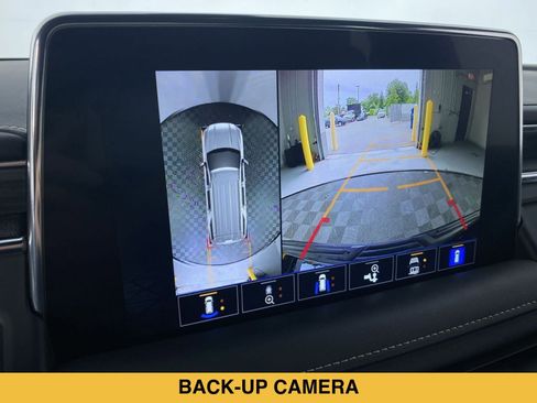 Certified 2022 GMC Yukon SLT w/ SLT Premium Package AWD/4WD image 6